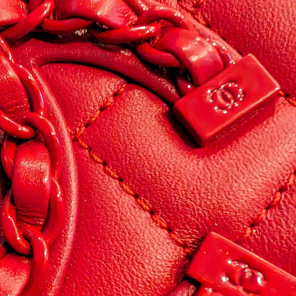 Chanel Rare Classic All-Red Flap Bag in Quilted Lambskin with Filigree CC - Picture 7 of 16